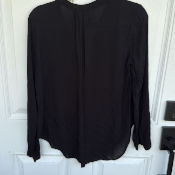 Velvet by Graham and Spencer - Size Small - LIKE NEW - Black Button Down Top - Picture 3 of 3